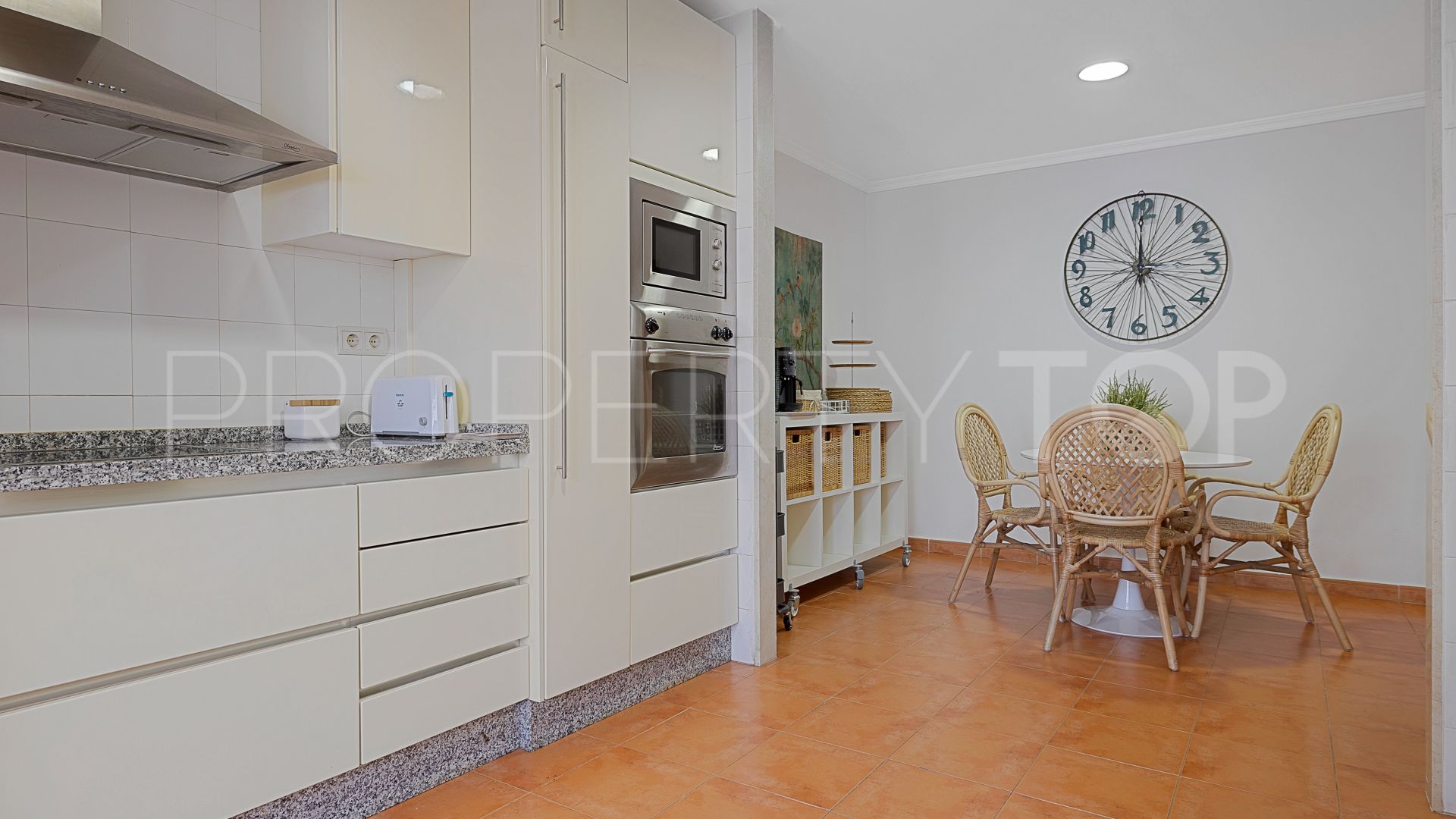 Apartamento planta baja a la venta en San Pedro de Alcantara