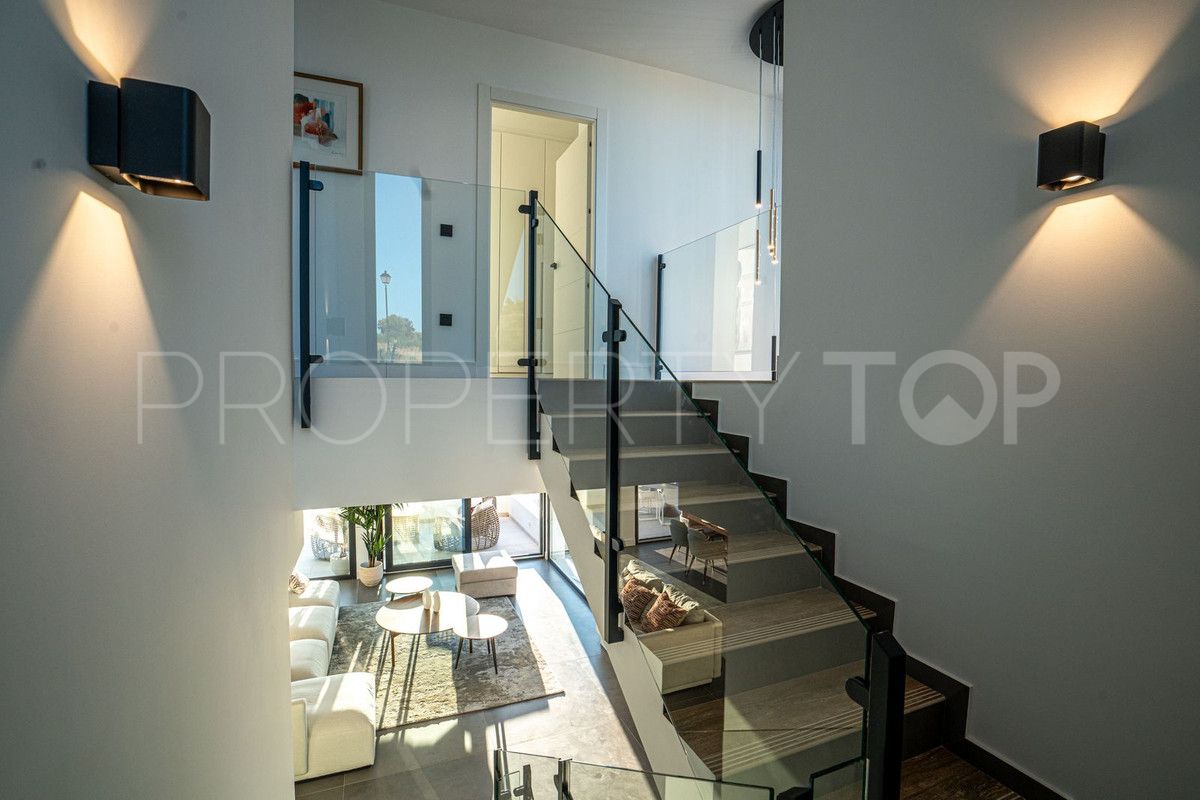 Comprar villa de 4 dormitorios en Cala de Mijas