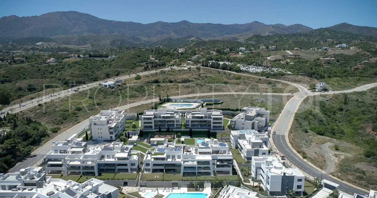 Buy 2 bedrooms ground floor apartment in Estepona