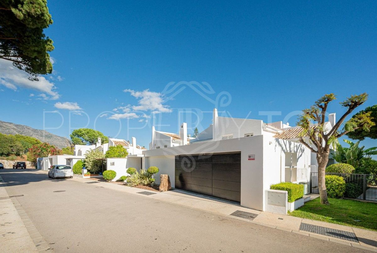 For sale Nueva Andalucia 4 bedrooms villa