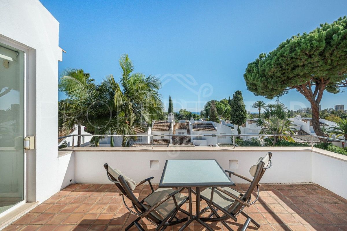 For sale Nueva Andalucia 4 bedrooms villa