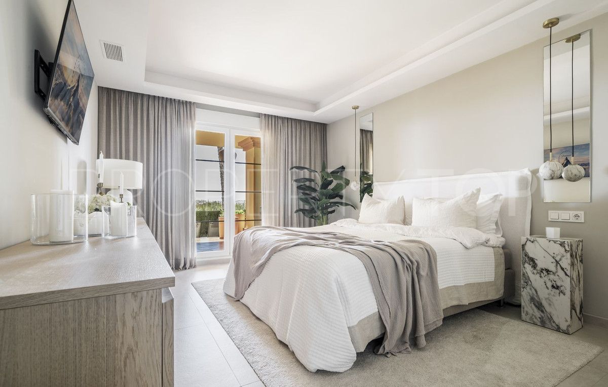 Nueva Andalucia, apartamento planta baja con 3 dormitorios en venta