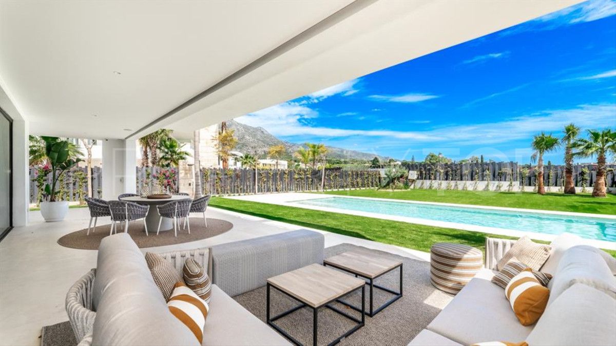 Villa con 5 dormitorios en venta en Marbella Golden Mile