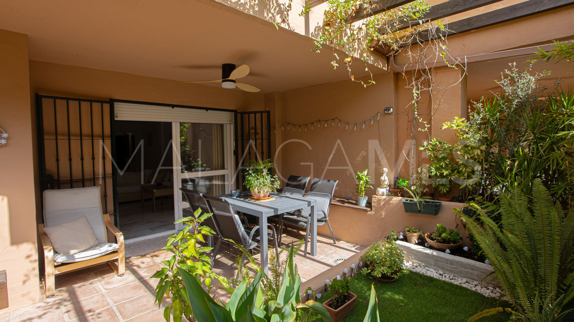 Markplanslägenhet for sale in Jardines de las Lomas