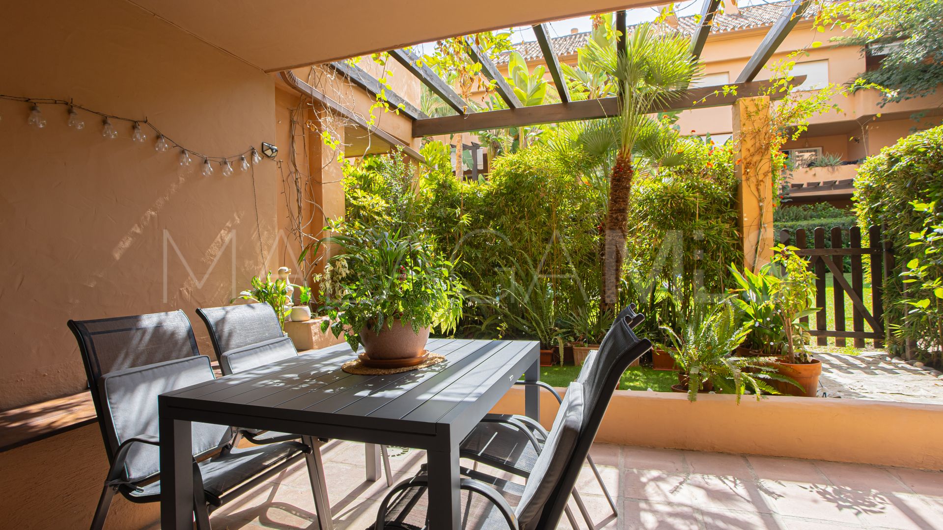 Markplanslägenhet for sale in Jardines de las Lomas