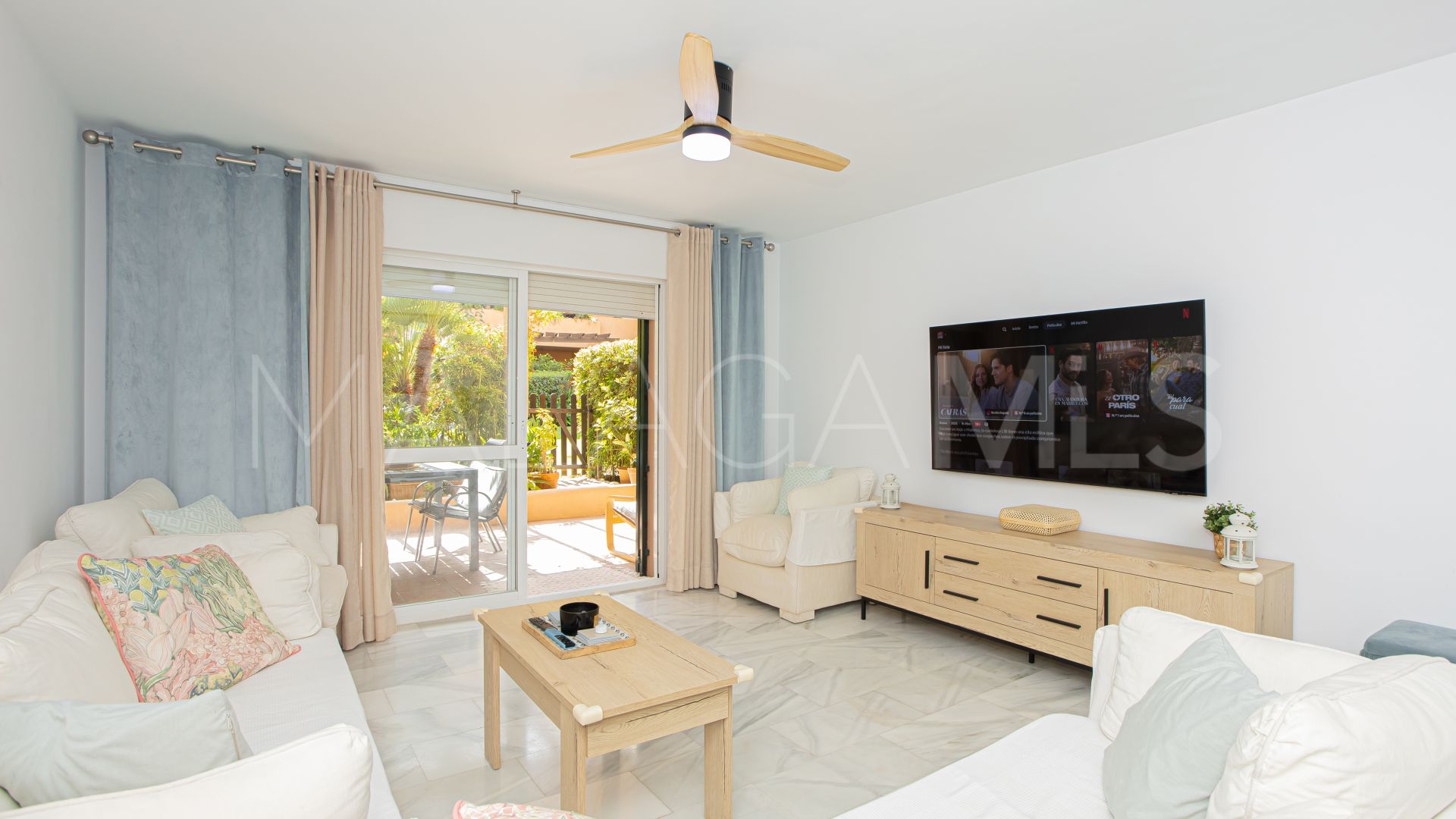 Markplanslägenhet for sale in Jardines de las Lomas