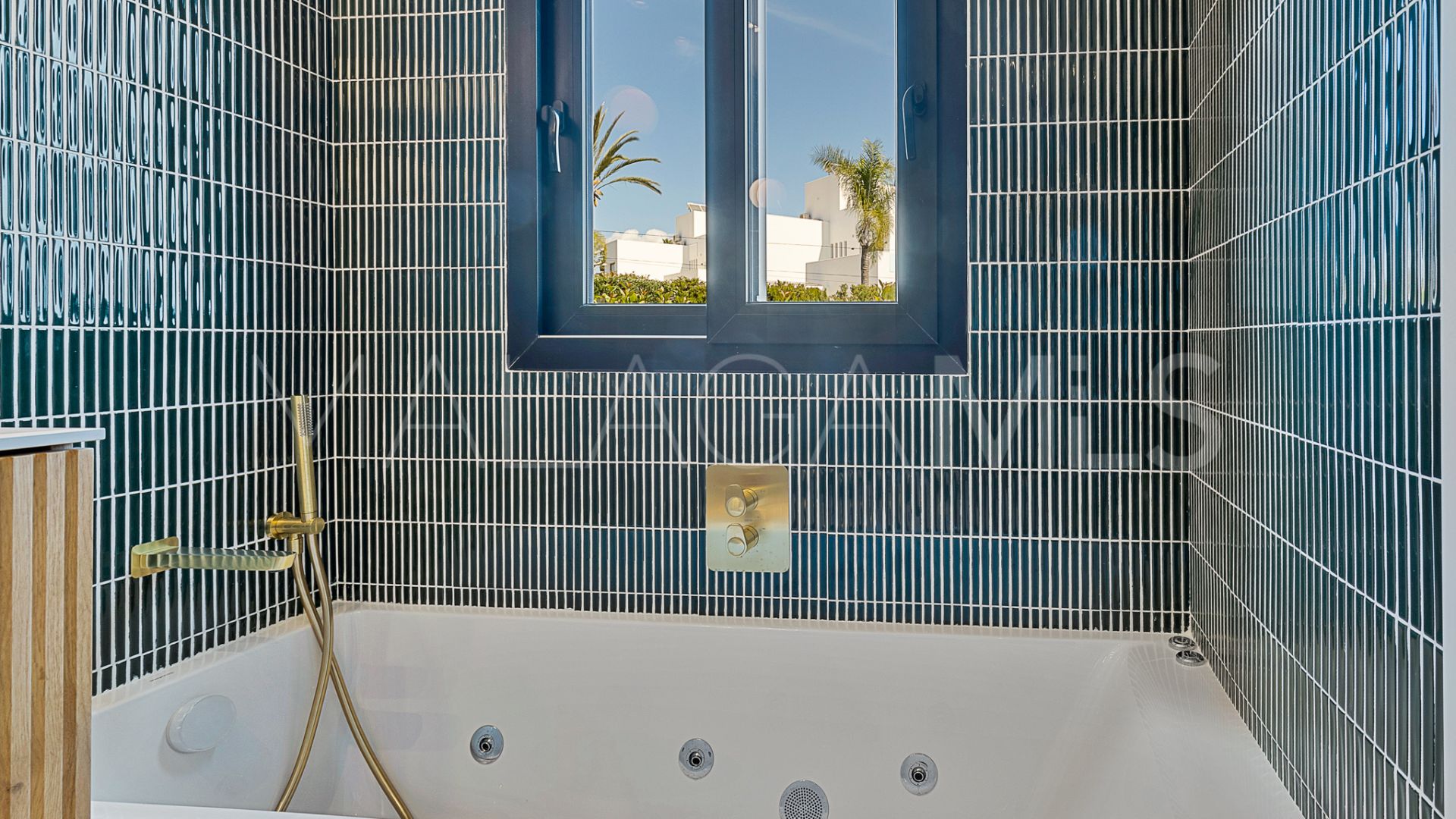 Radhus for sale in Guadalmina Baja