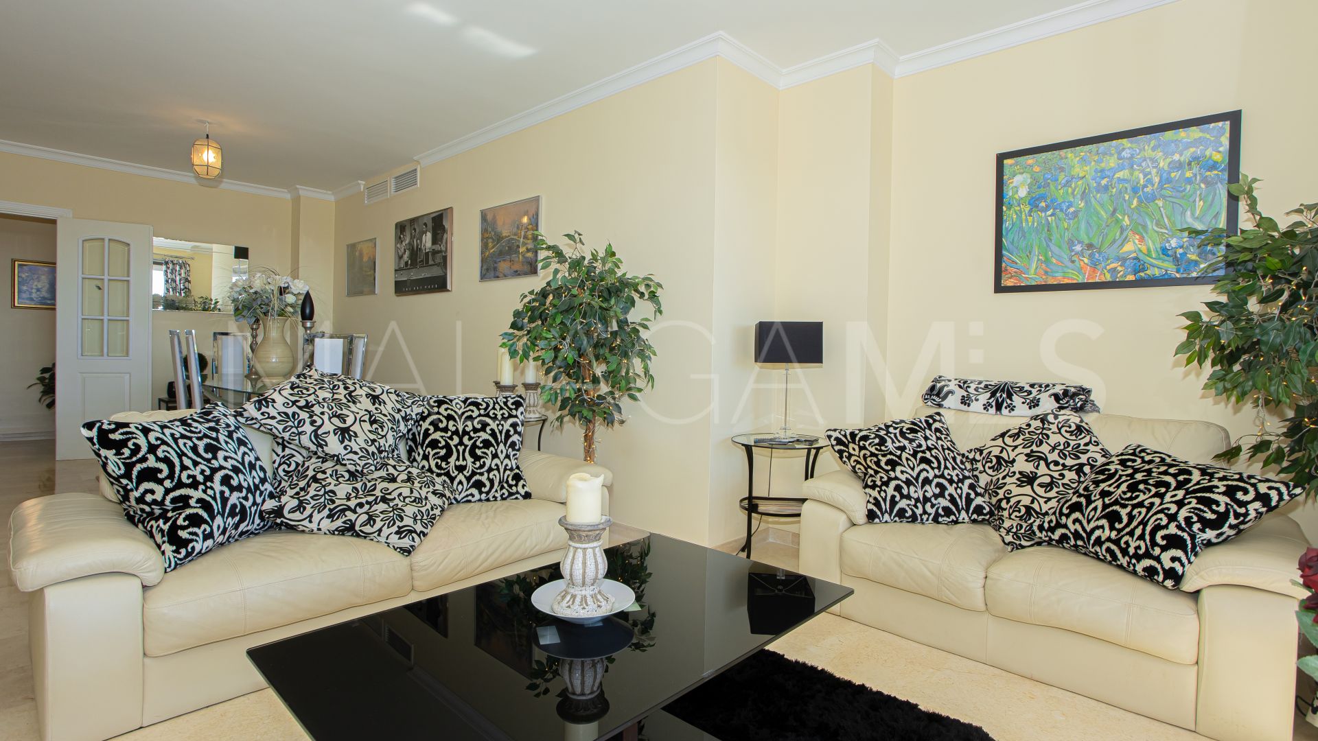 Lägenhet for sale in Elviria