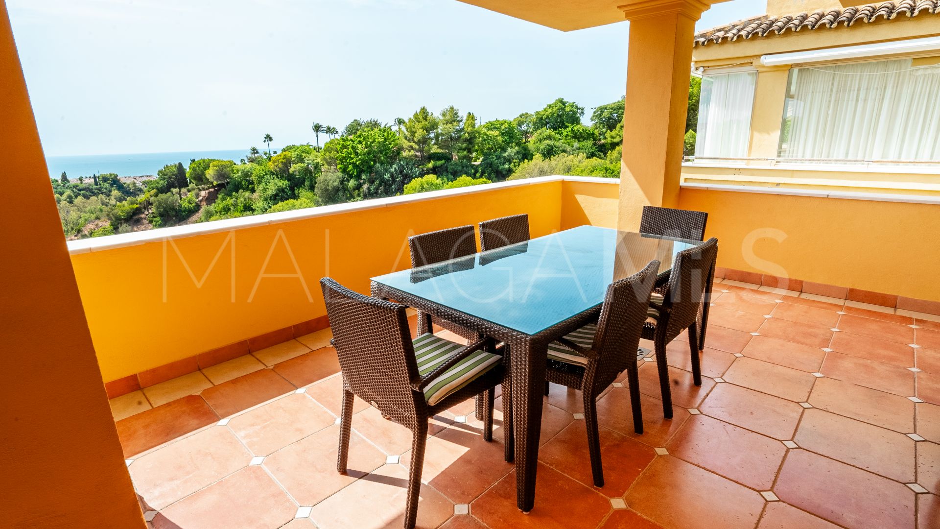 Buy apartamento in Condado de Sierra Blanca with 3 bedrooms