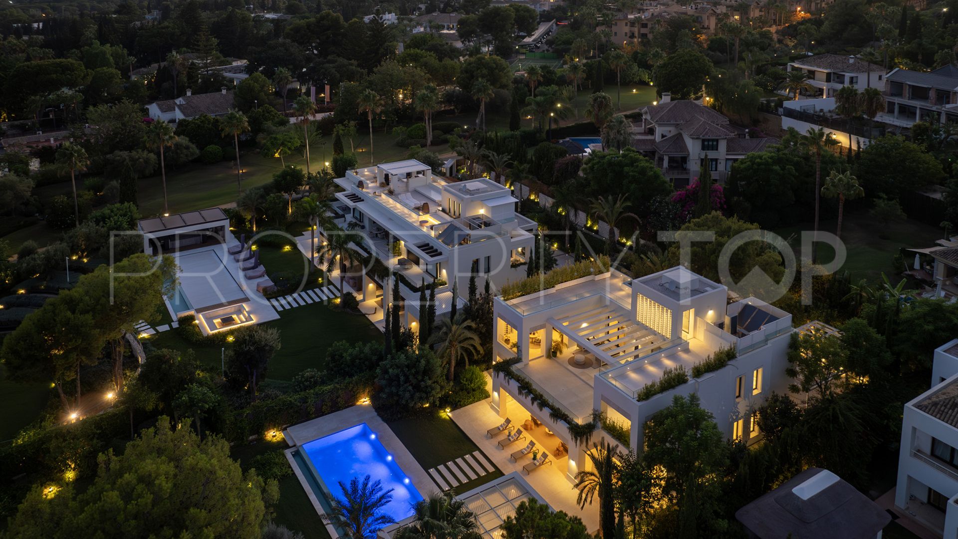 Villa en venta de 5 dormitorios en Marbella Golden Mile