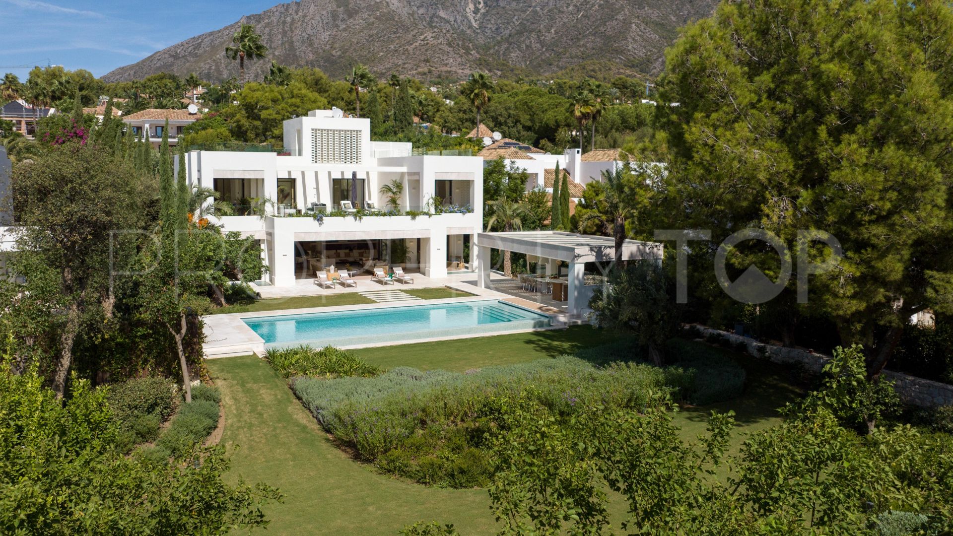 Villa en venta de 5 dormitorios en Marbella Golden Mile