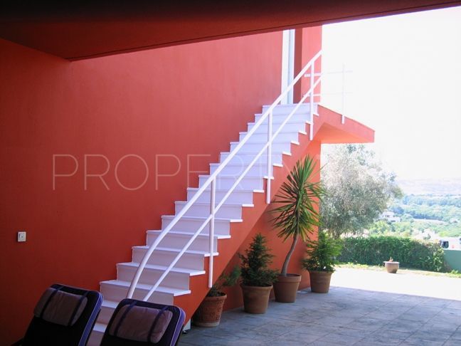 Buy villa in Sotogrande Alto