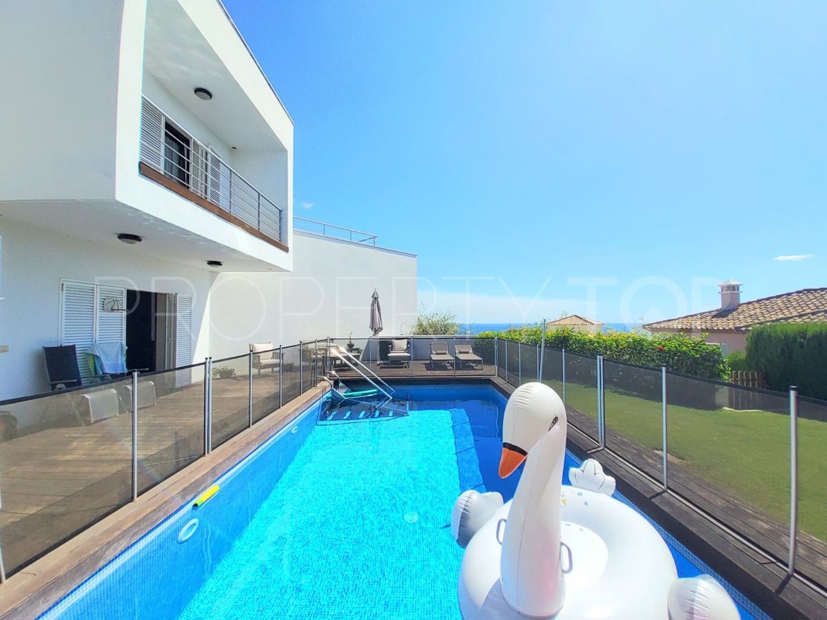 Villa en venta en Torreguadiaro