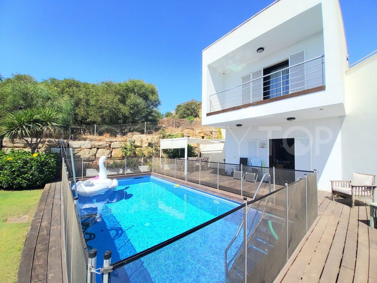 Villa en venta en Torreguadiaro