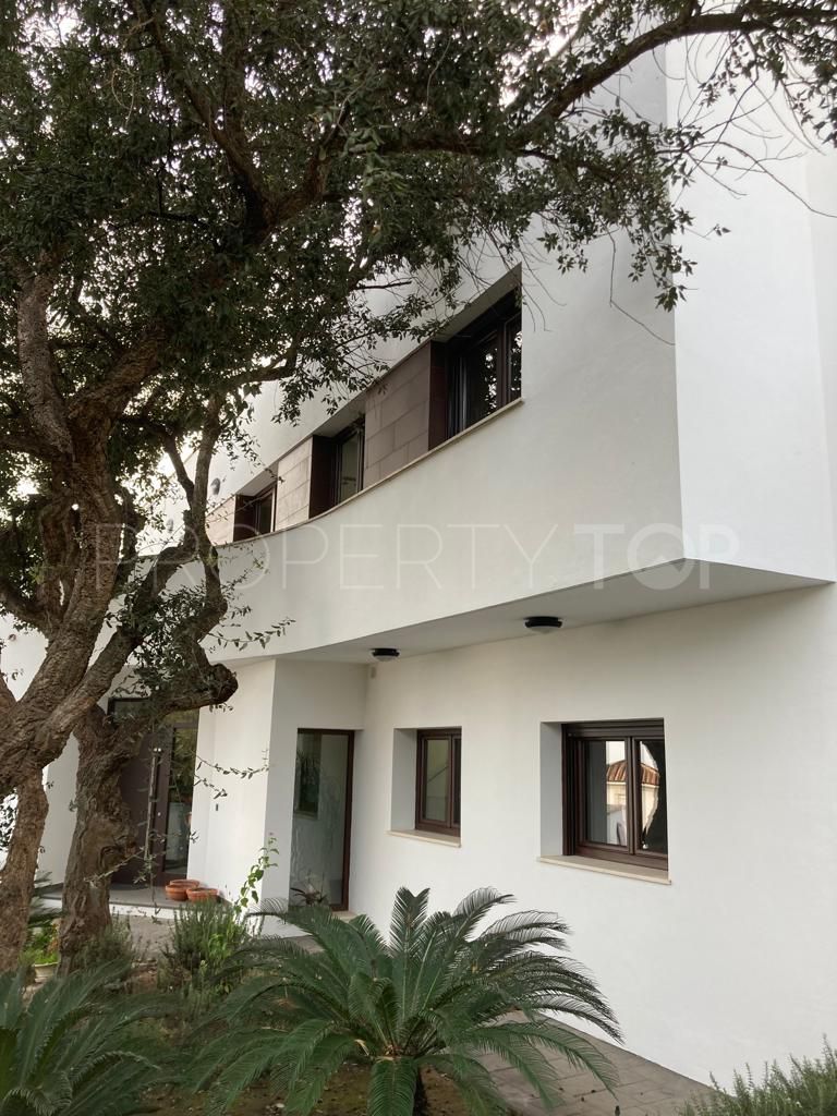 Villa en venta en Torreguadiaro