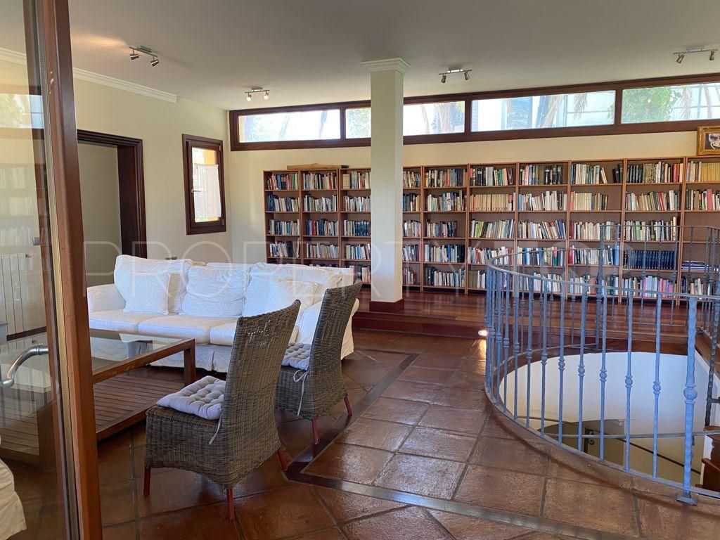 Se vende villa de 4 dormitorios en Sotogrande Alto