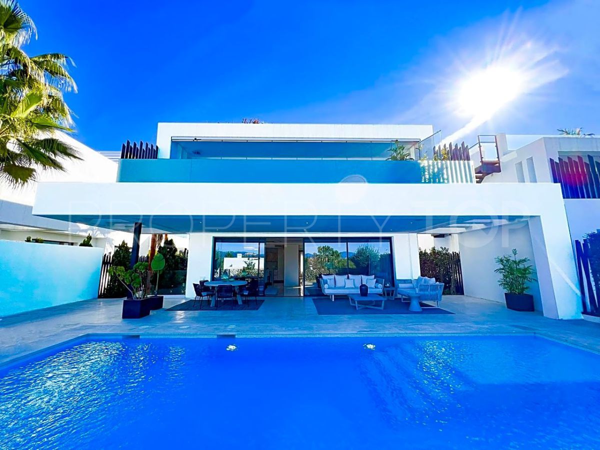 For sale villa in Los Monteros