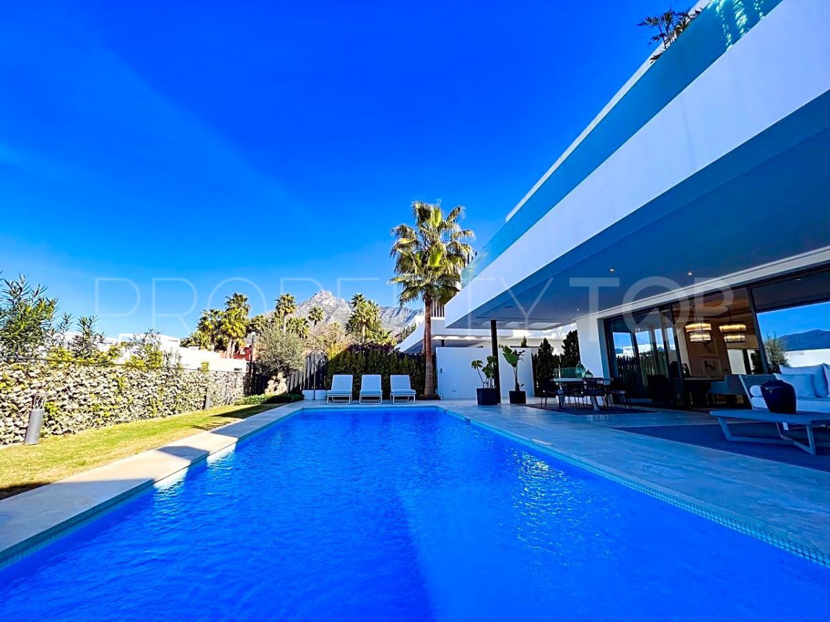 For sale villa in Los Monteros