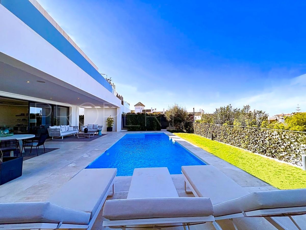 For sale villa in Los Monteros