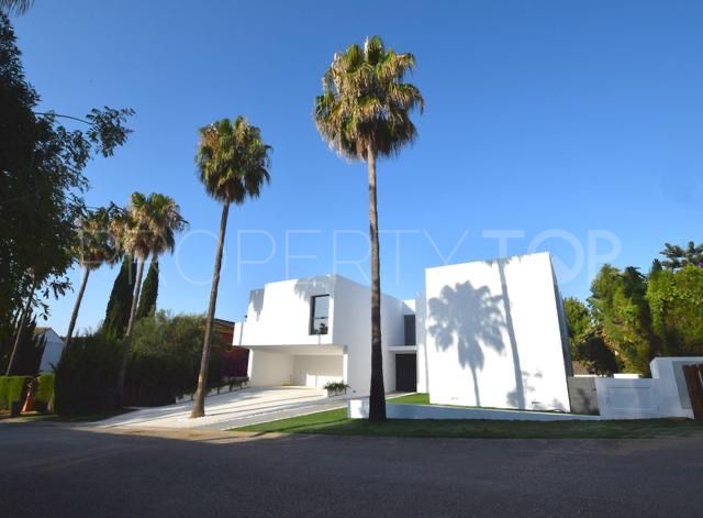 For sale villa with 4 bedrooms in Sotogrande Alto