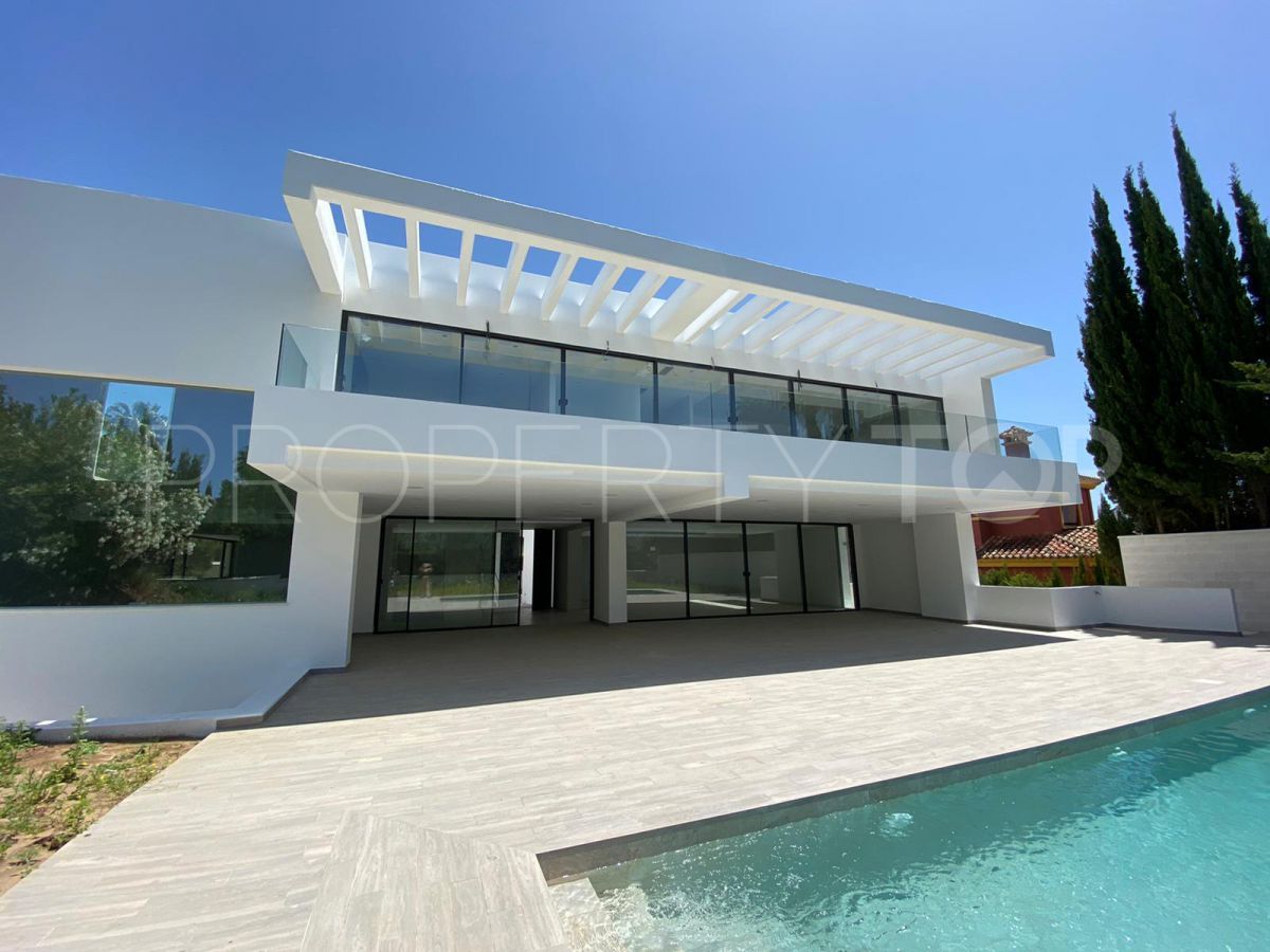 For sale villa with 4 bedrooms in Sotogrande Alto