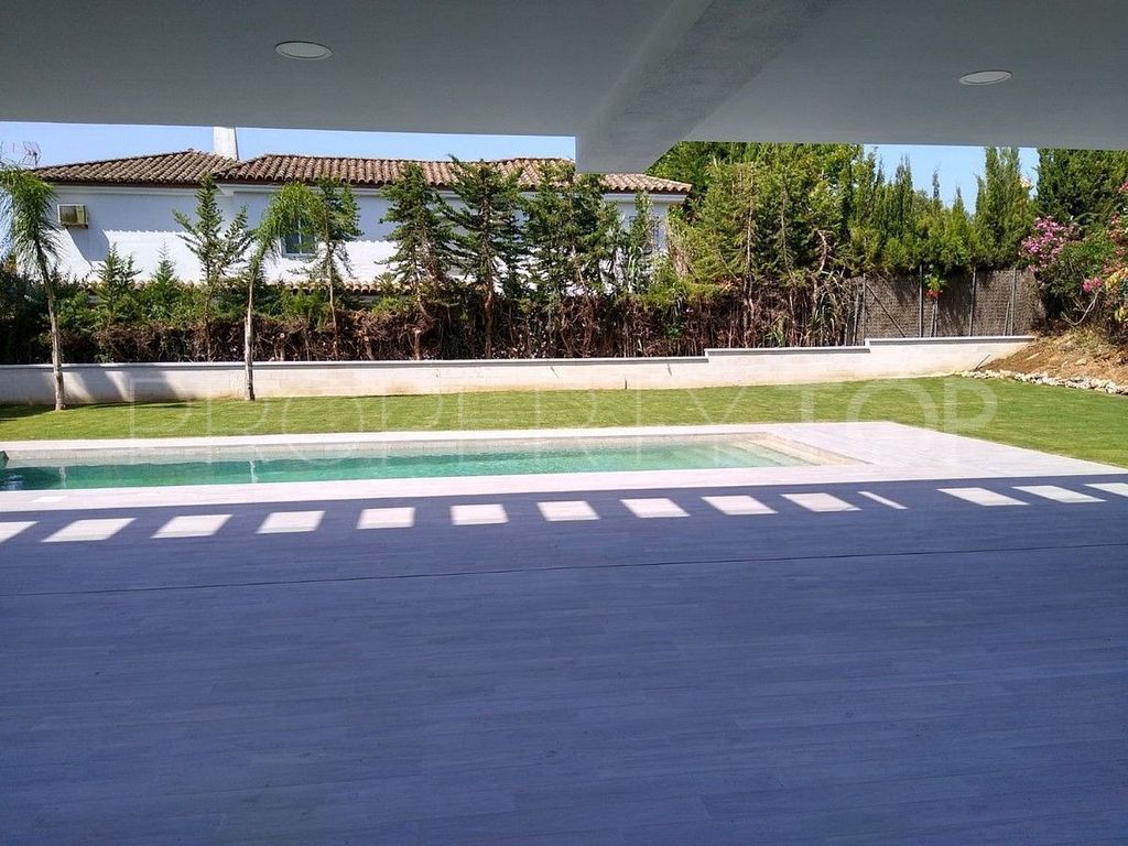 For sale villa with 4 bedrooms in Sotogrande Alto