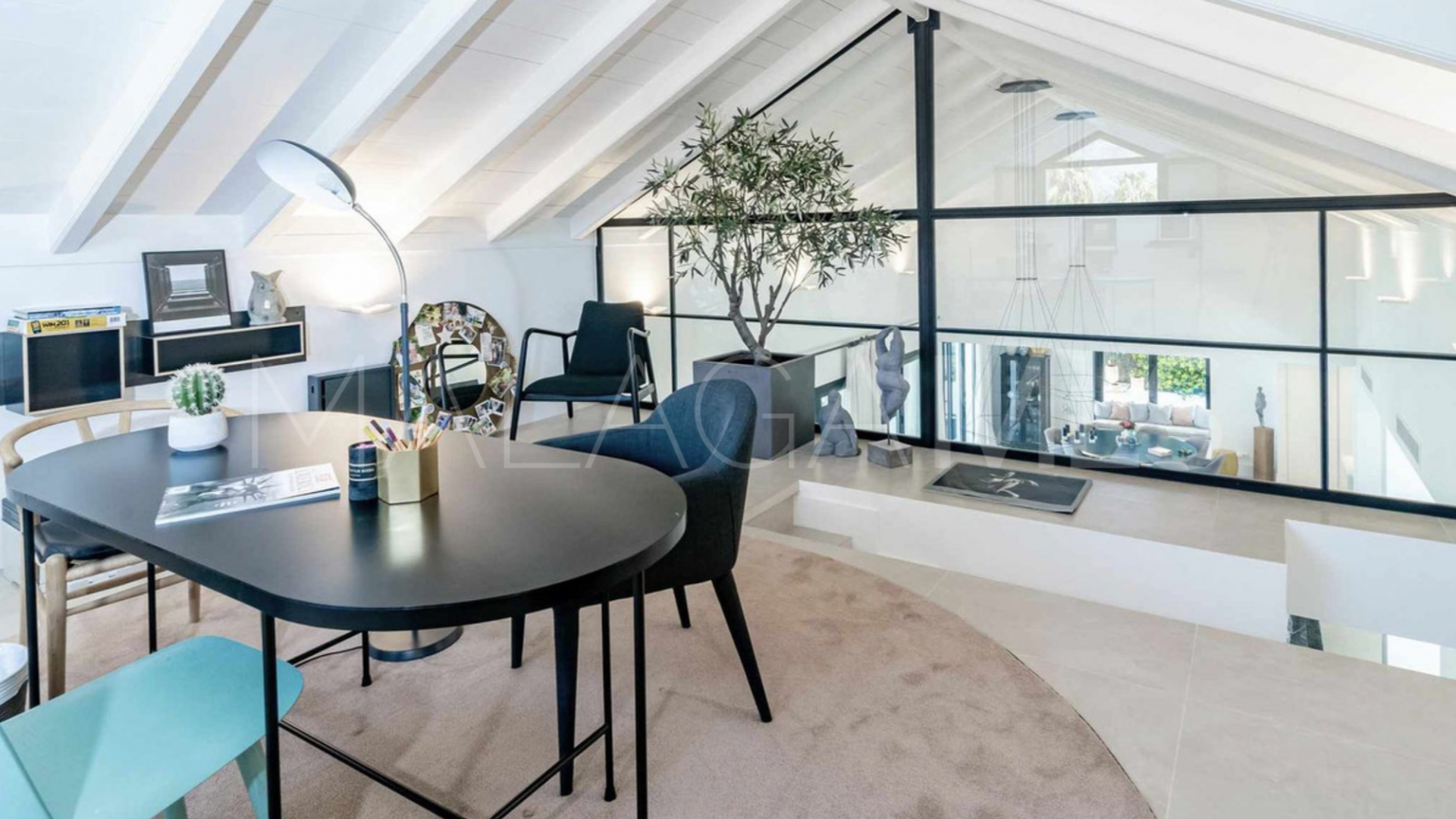 Villa for sale in Nueva Andalucia