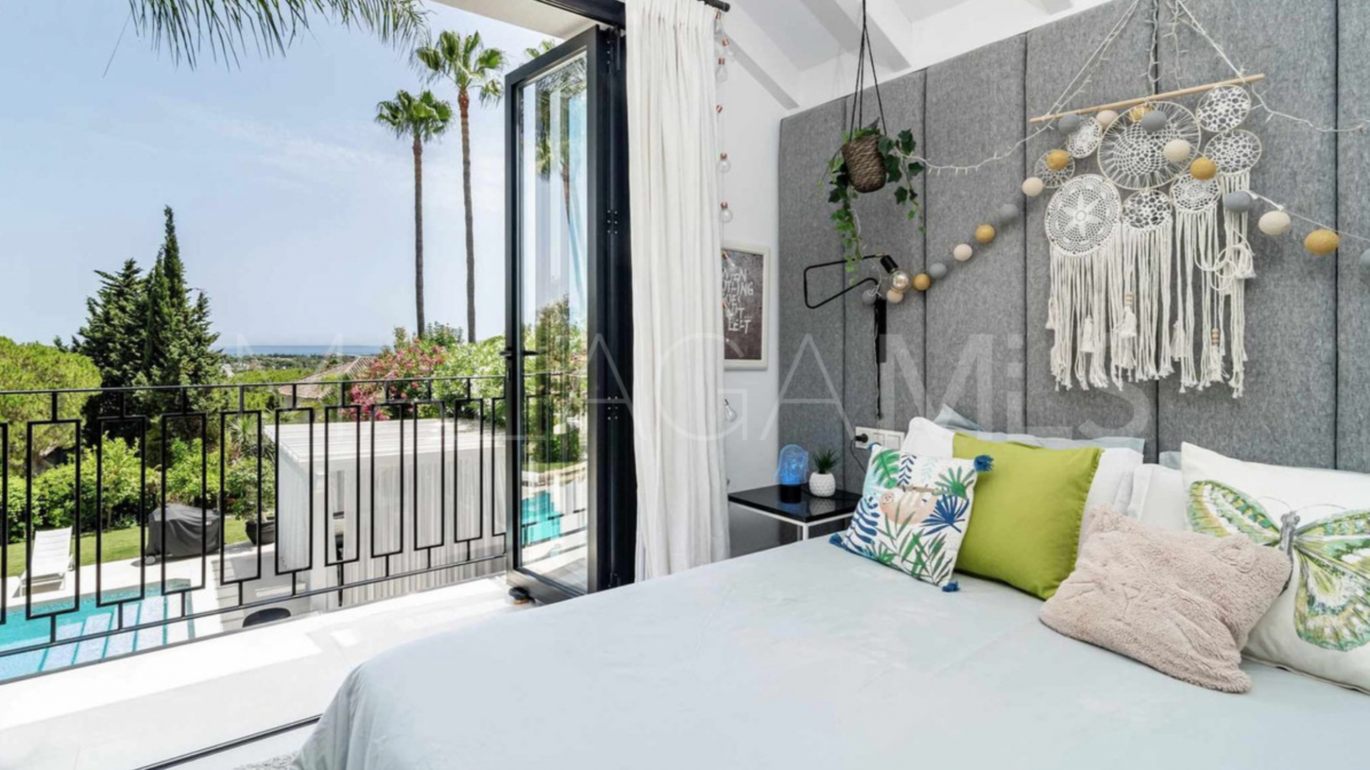 Villa for sale in Nueva Andalucia
