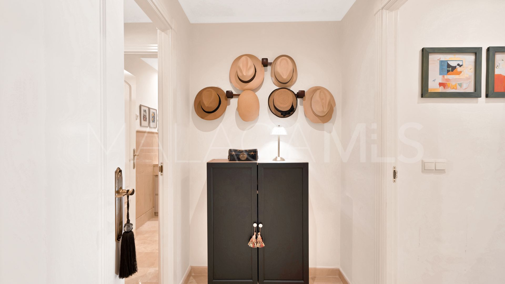 Ground floor apartment with 2 bedrooms for sale in Los Monteros Palm Beach