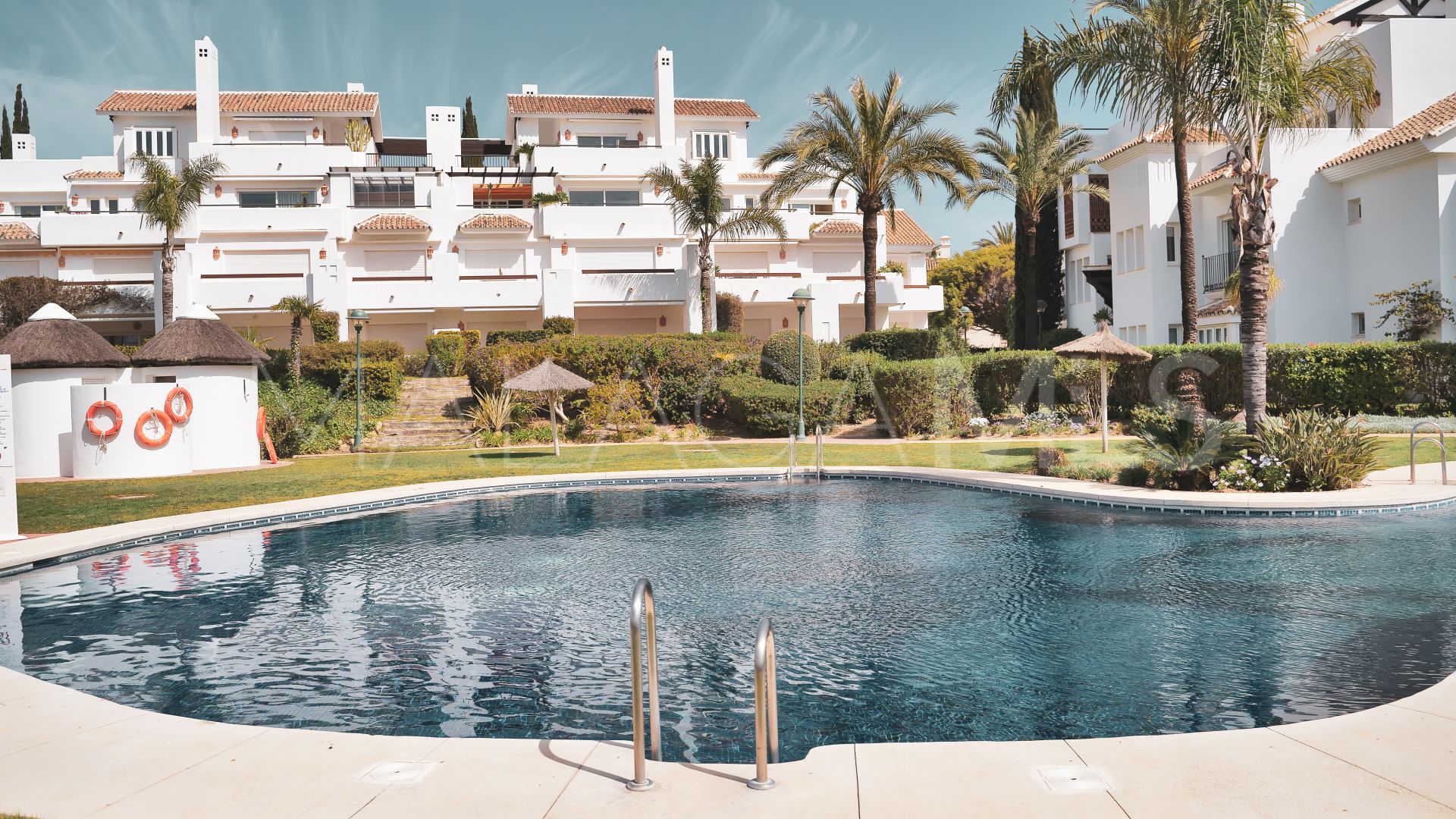 Ground floor apartment with 2 bedrooms for sale in Los Monteros Palm Beach