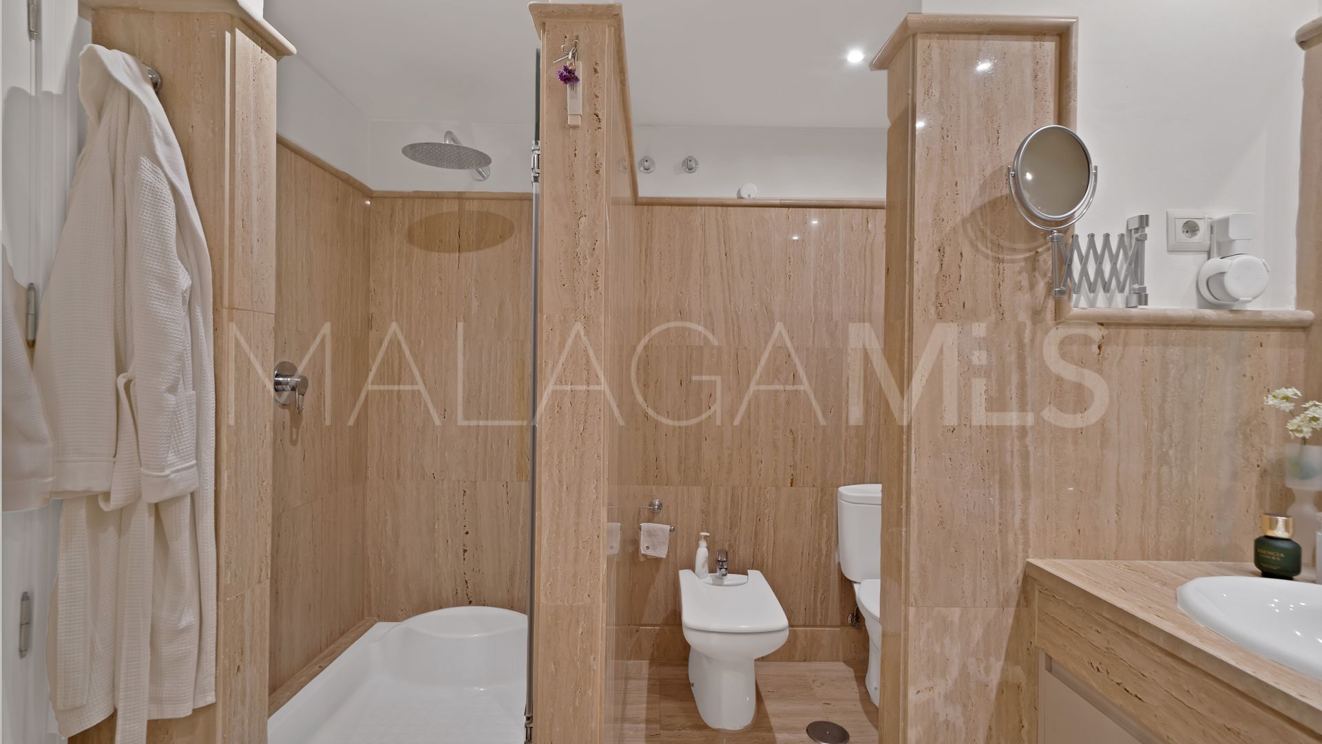 Ground floor apartment with 2 bedrooms for sale in Los Monteros Palm Beach