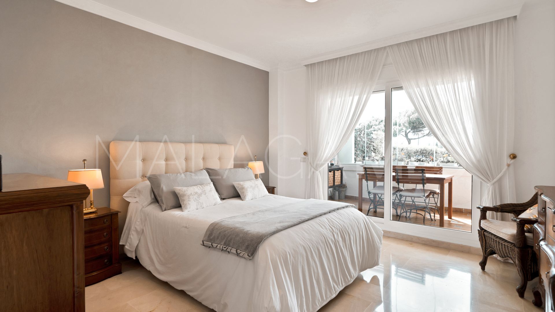 Ground floor apartment with 2 bedrooms for sale in Los Monteros Palm Beach