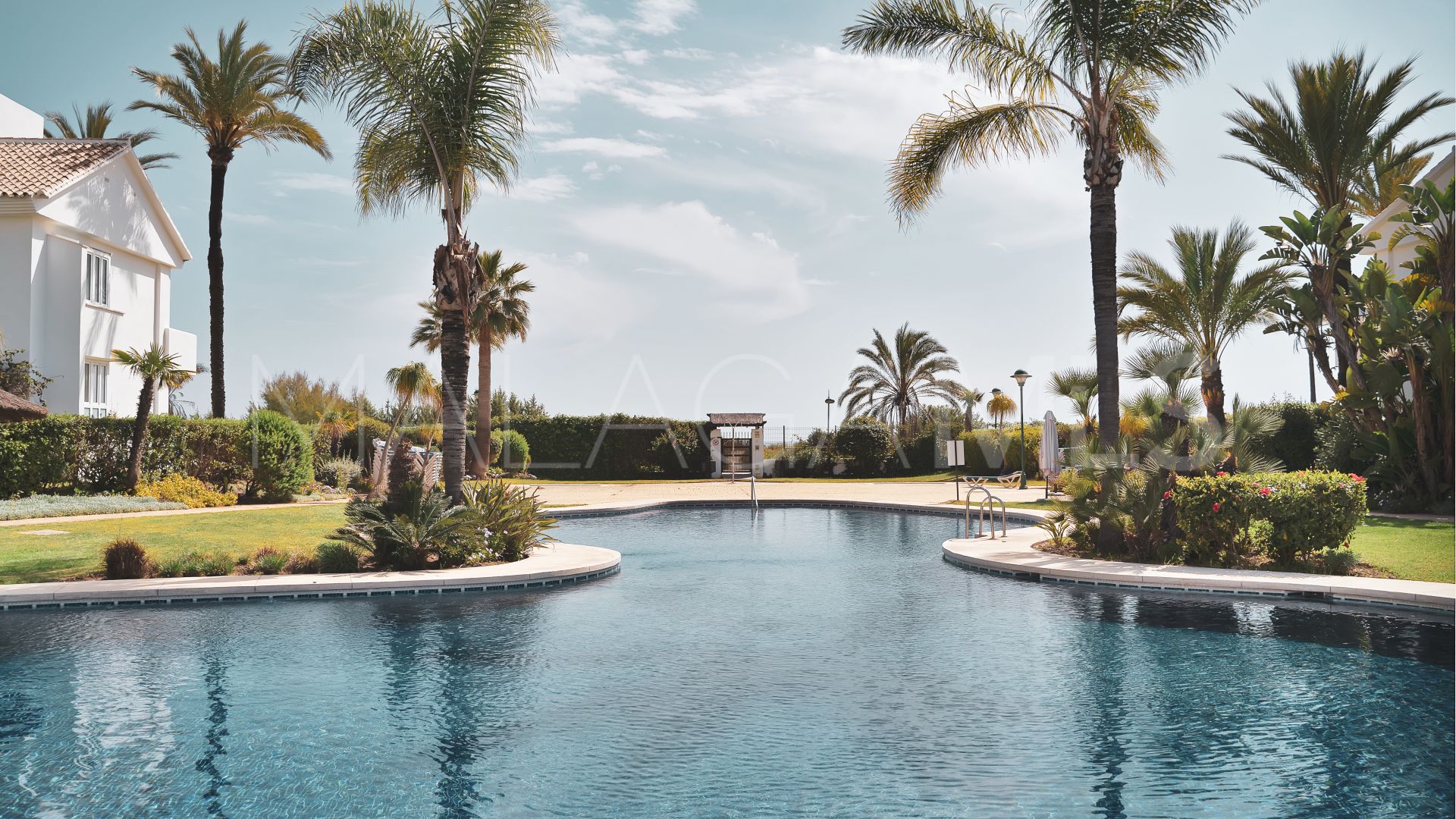 Ground floor apartment with 2 bedrooms for sale in Los Monteros Palm Beach