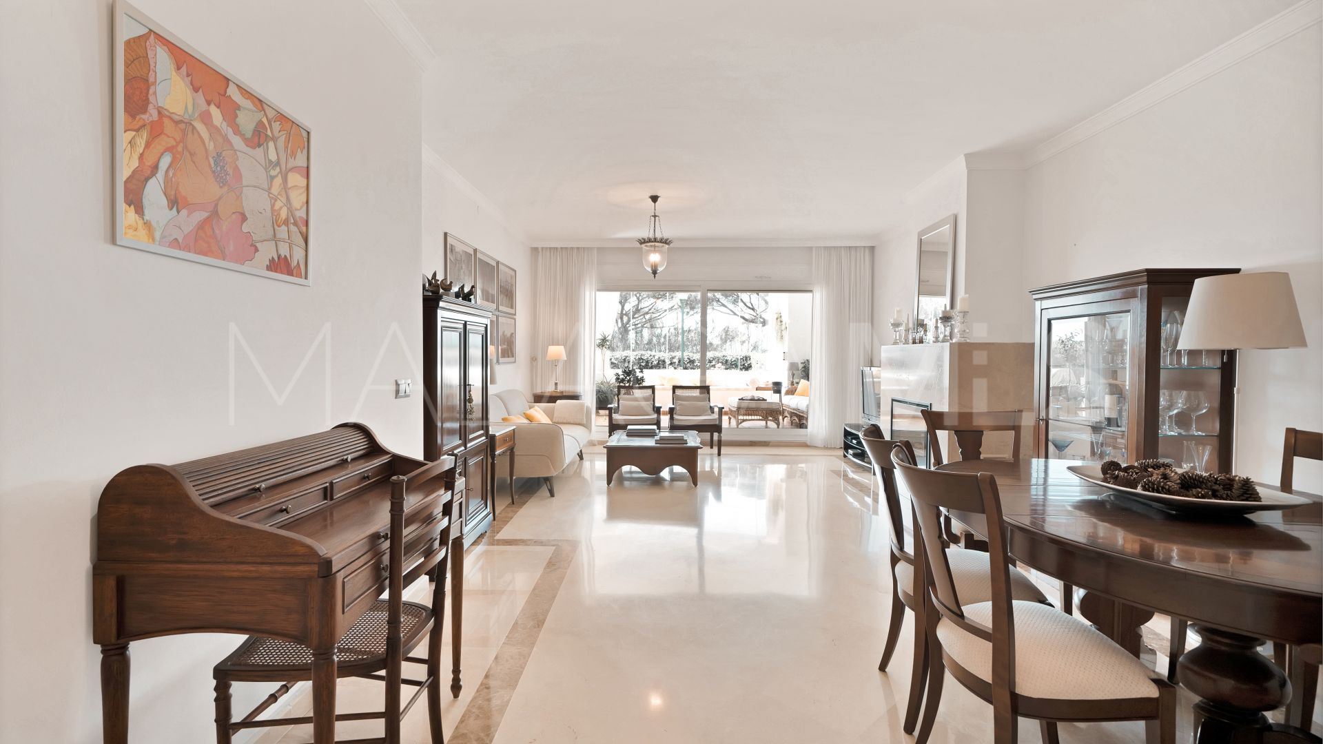 Ground floor apartment with 2 bedrooms for sale in Los Monteros Palm Beach