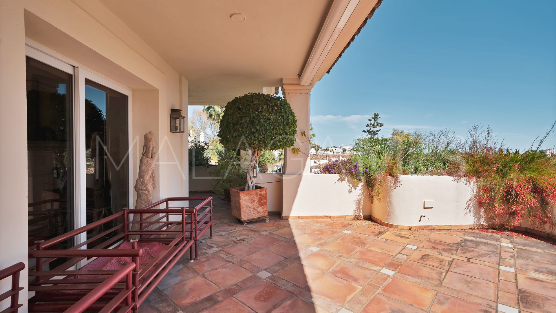 Buy atico duplex de 3 bedrooms in Las Alamandas