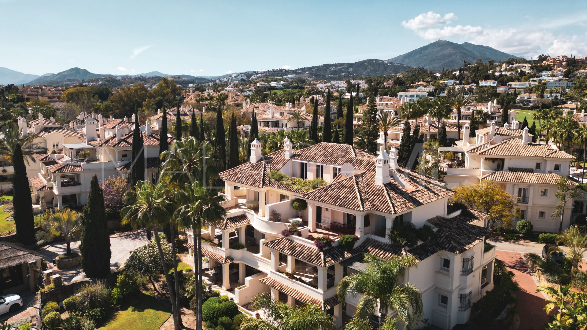Buy atico duplex de 3 bedrooms in Las Alamandas