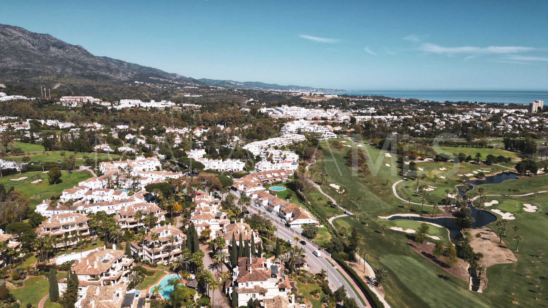 Buy atico duplex de 3 bedrooms in Las Alamandas