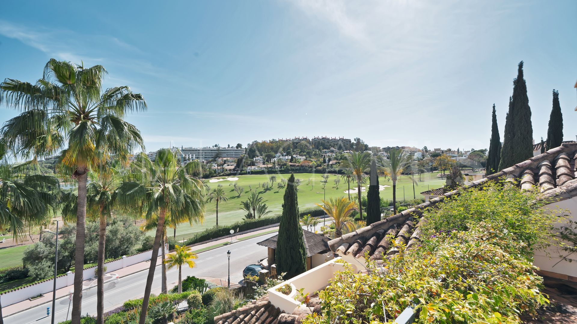 Buy atico duplex de 3 bedrooms in Las Alamandas