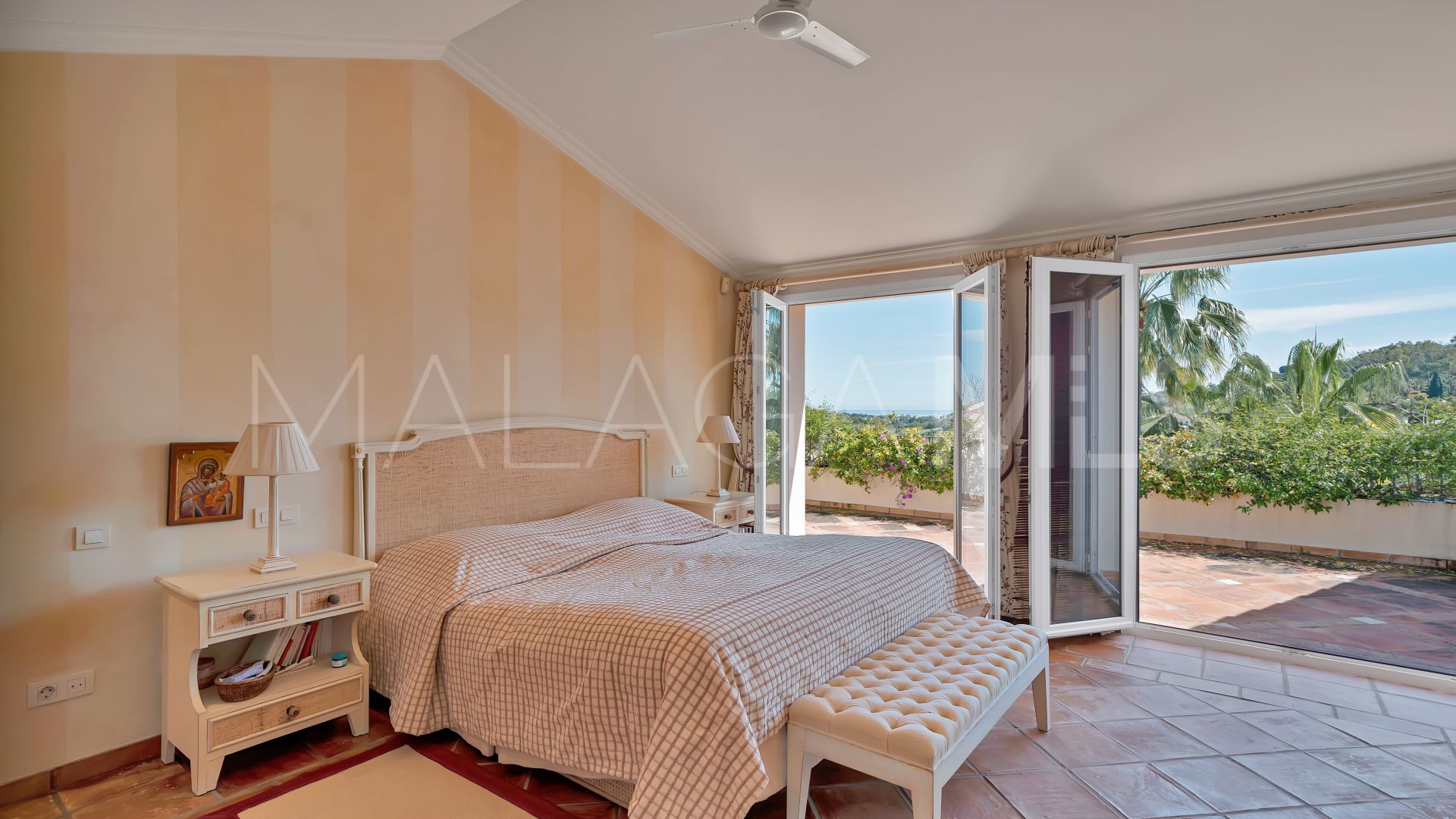 Buy atico duplex de 3 bedrooms in Las Alamandas