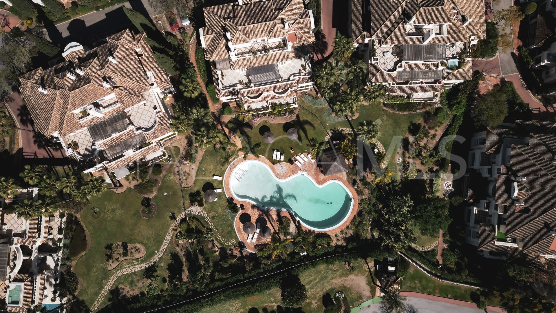 Buy atico duplex de 3 bedrooms in Las Alamandas