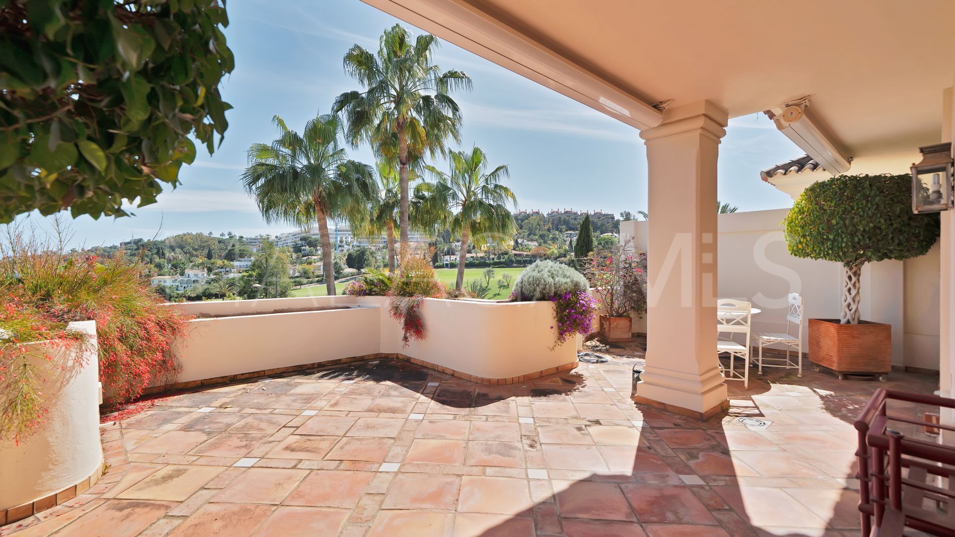 Buy atico duplex de 3 bedrooms in Las Alamandas