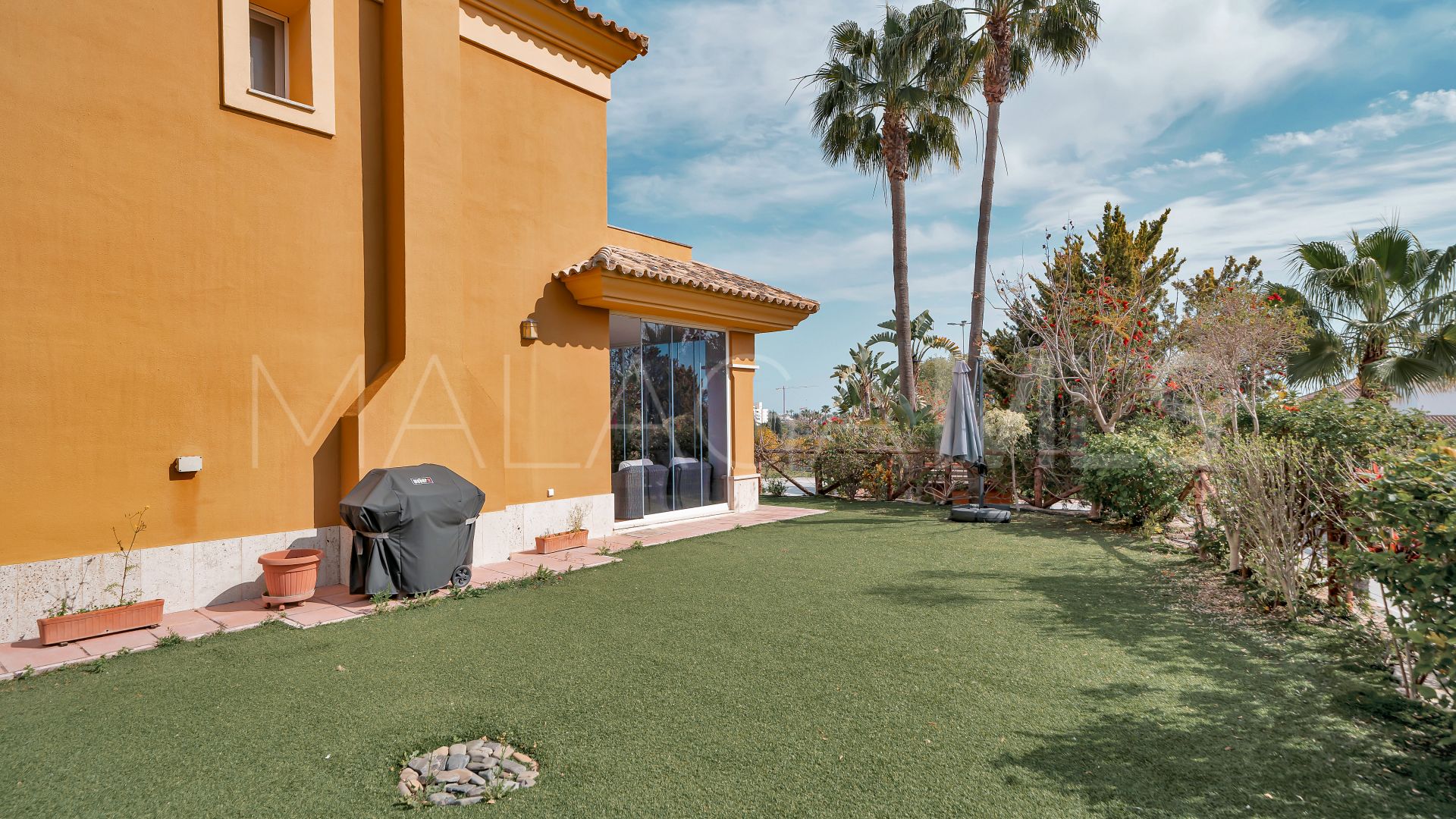 Pareado for sale in Santa Clara with 3 bedrooms