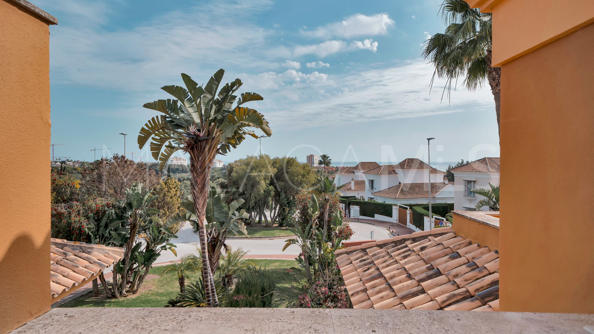 Pareado for sale in Santa Clara with 3 bedrooms
