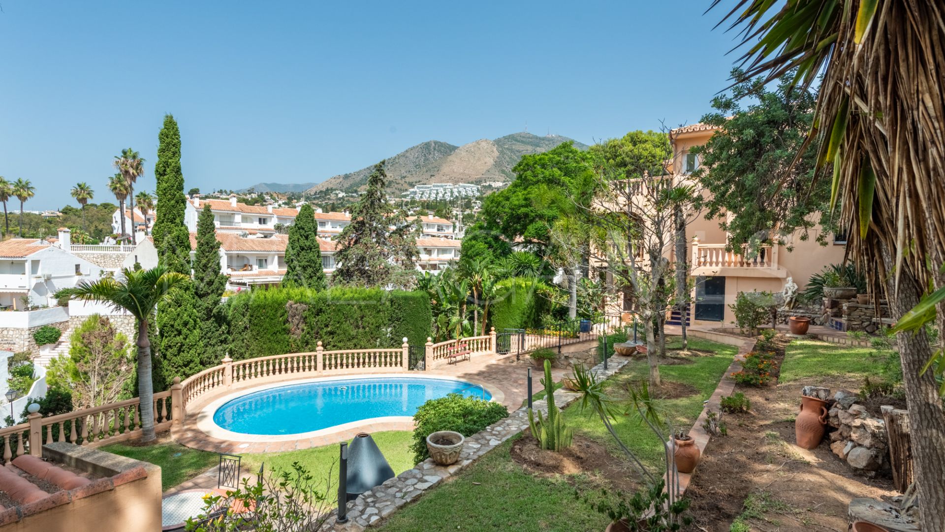 Villa for sale in Benalmadena Costa