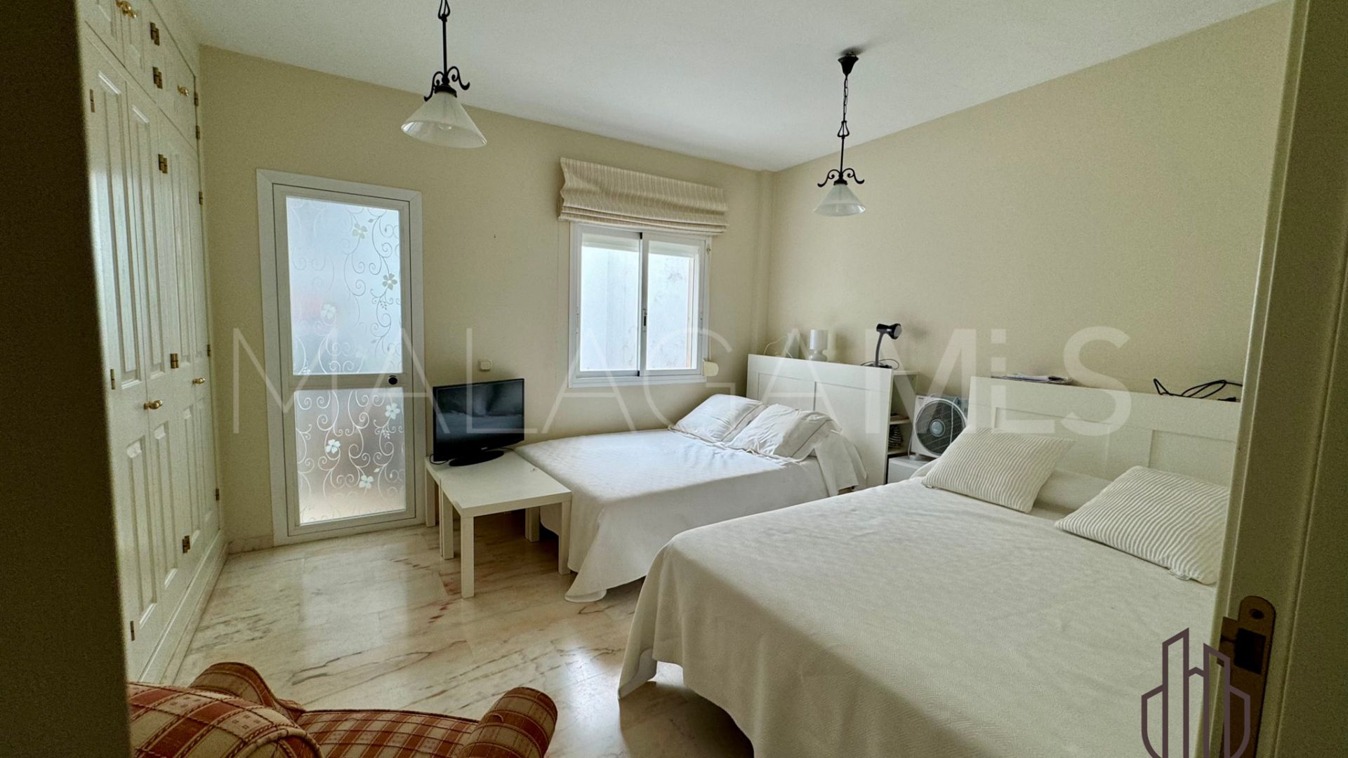 For sale 3 bedrooms apartment in Estepona Centre