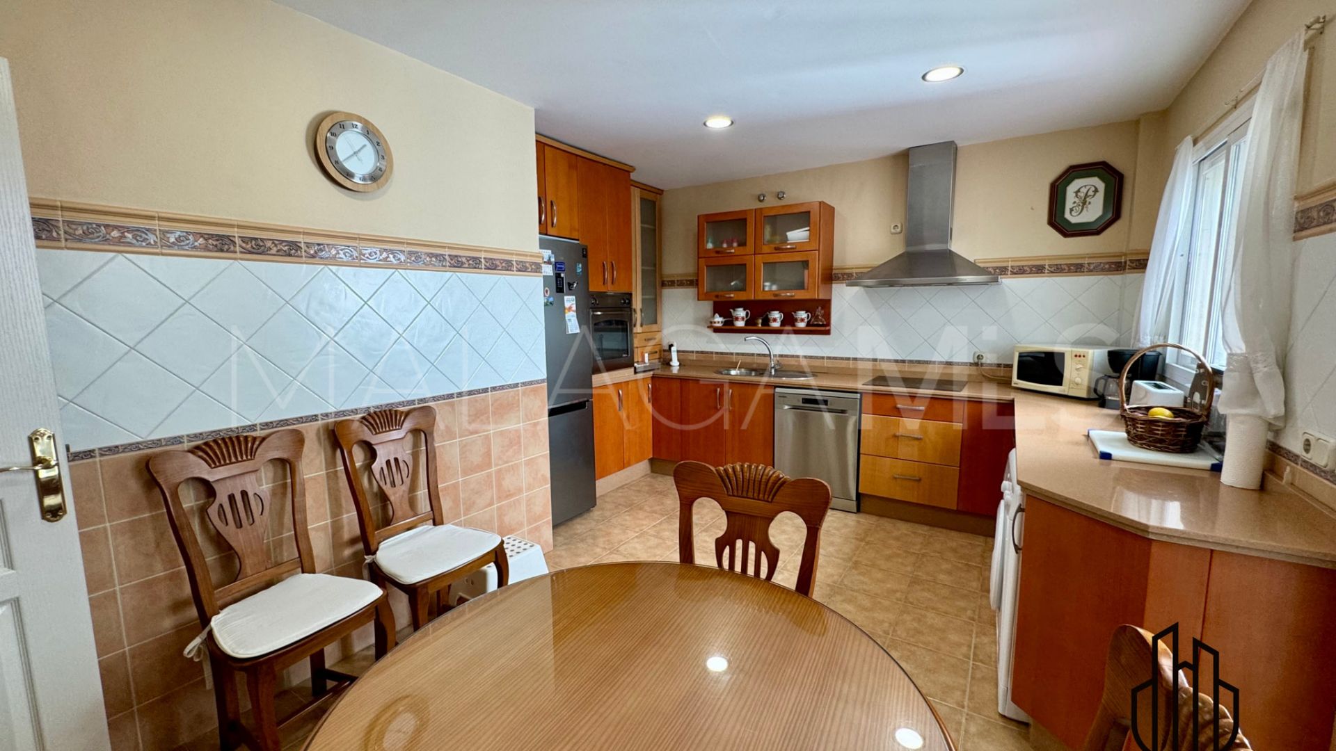 For sale 3 bedrooms apartment in Estepona Centre