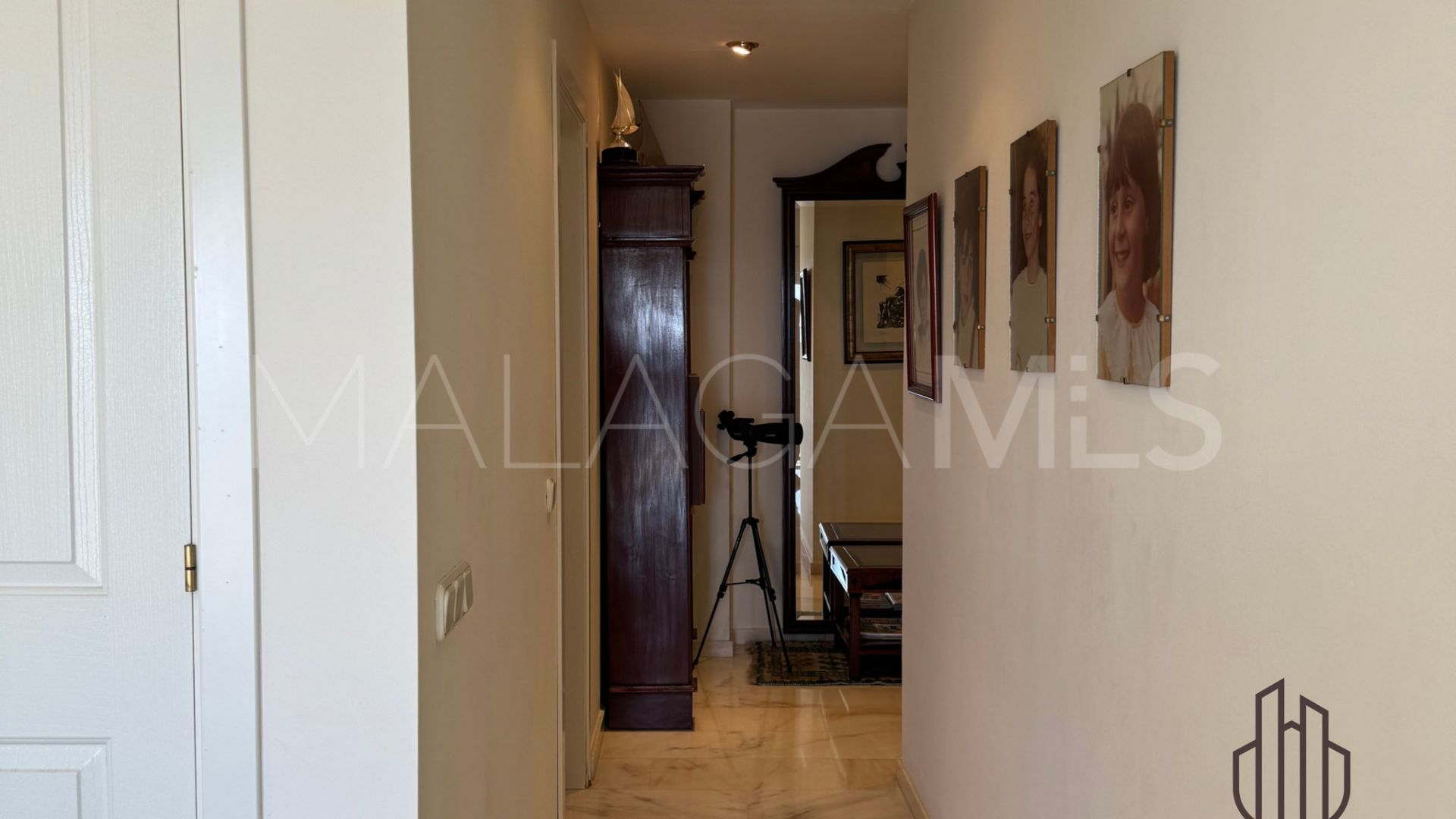 For sale 3 bedrooms apartment in Estepona Centre