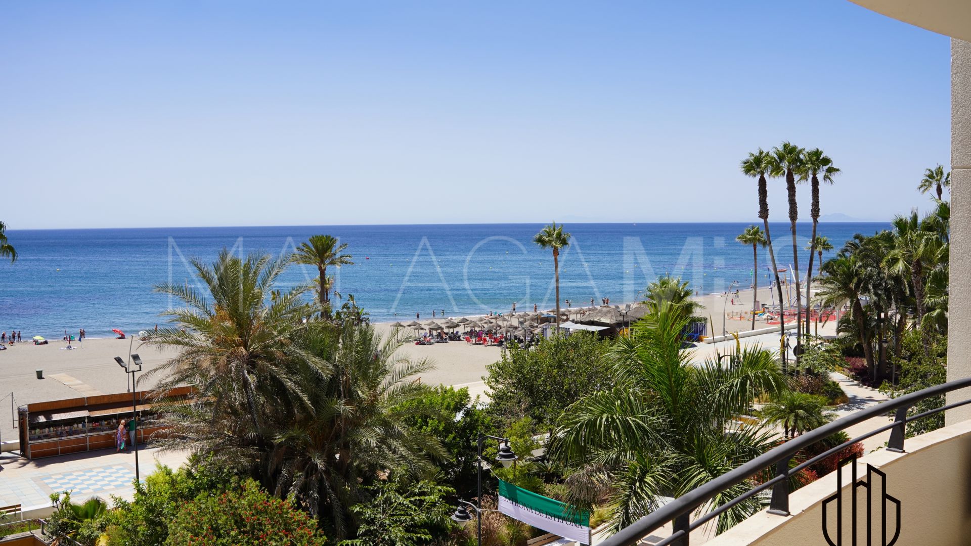 For sale 3 bedrooms apartment in Estepona Centre