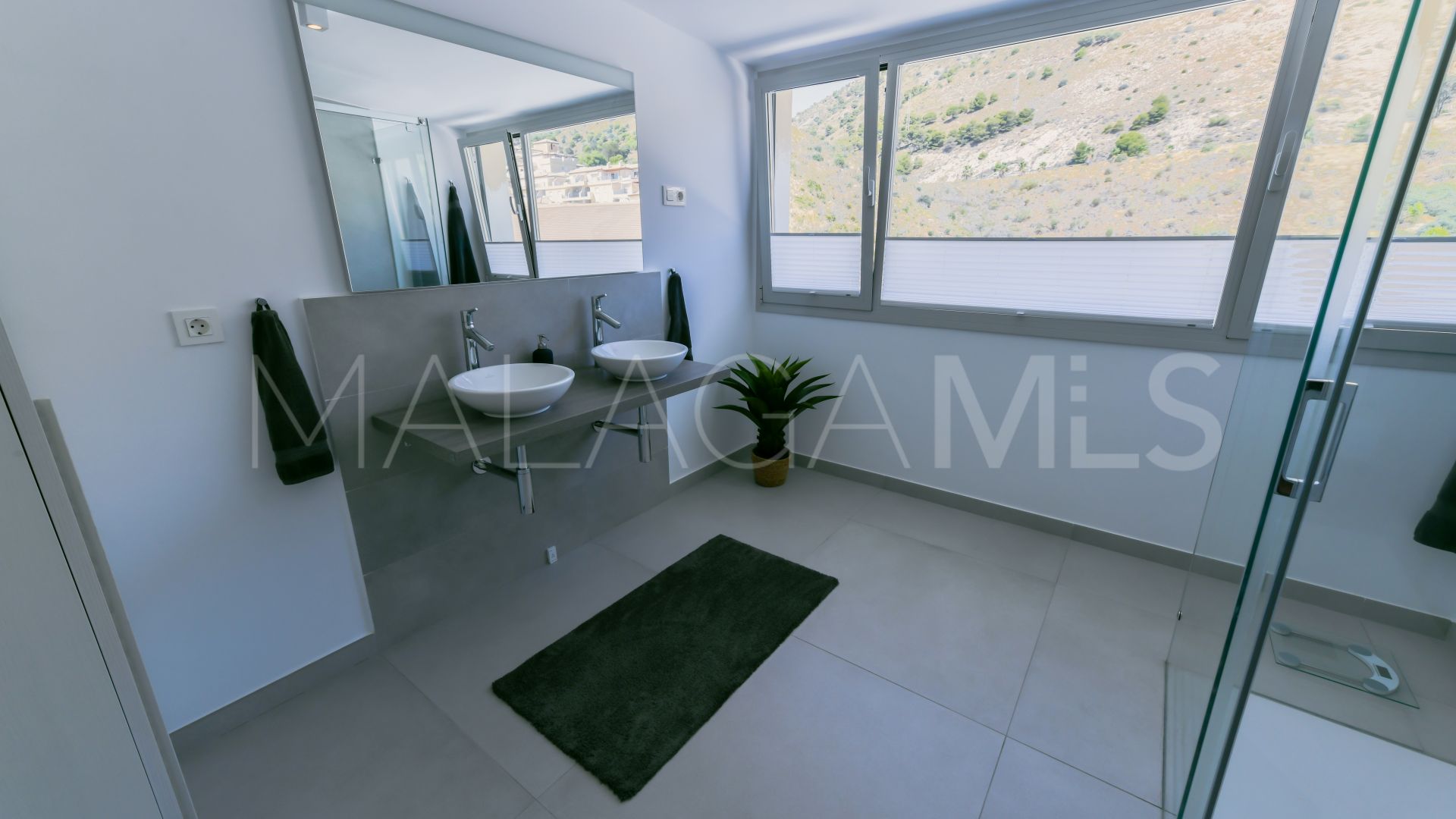 Atico duplex for sale in Benalmadena with 4 bedrooms