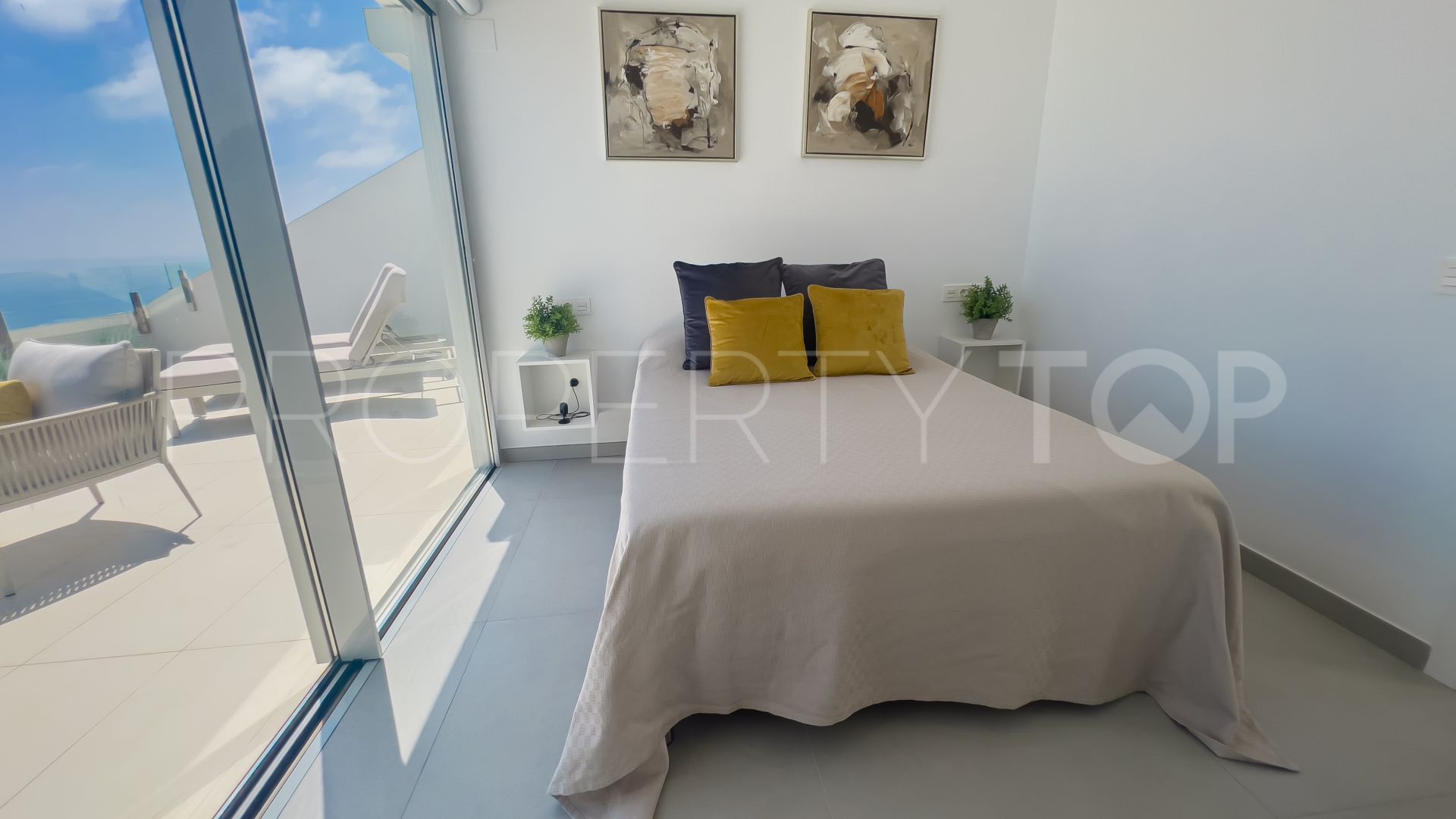 Atico duplex en venta en Benalmadena con 4 dormitorios